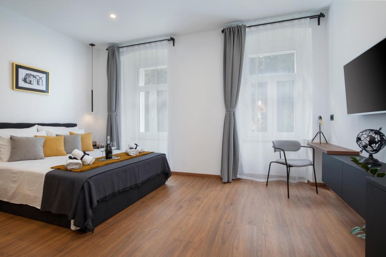 Deluxe Rooms And Apartments Korzo プーラ エクステリア 写真