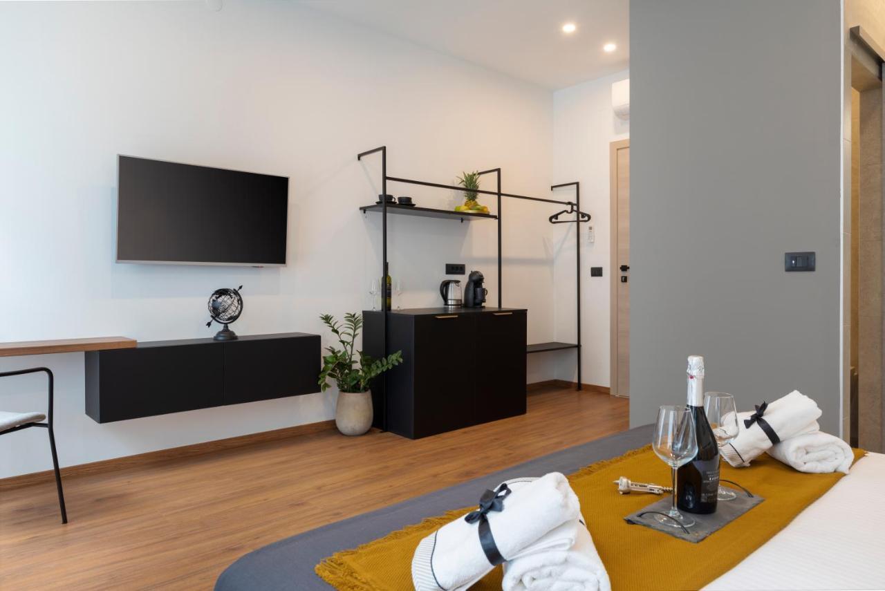 Deluxe Rooms And Apartments Korzo プーラ エクステリア 写真